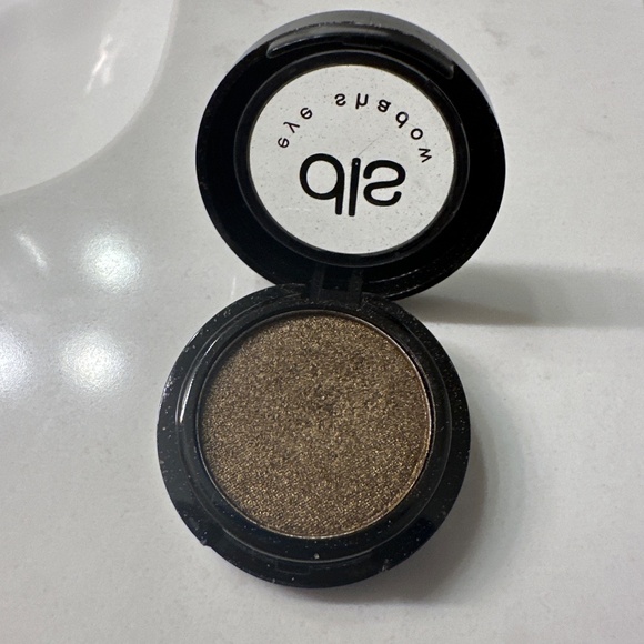 Dirty Little Secret Bronzed Eyeshafow - Picture 2 of 3